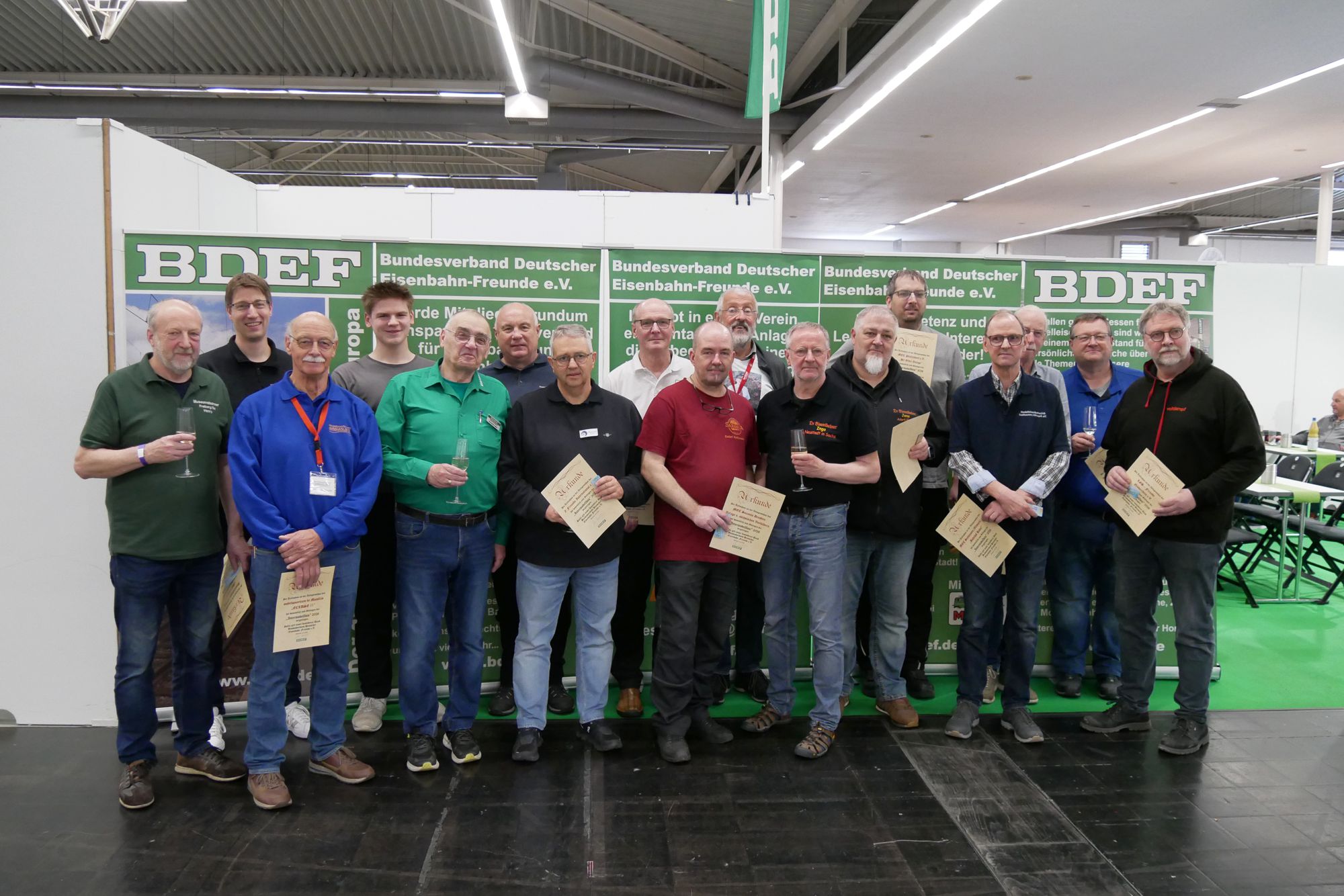 Teilnehmer-Ehrung der BDEF-Anlagenschau